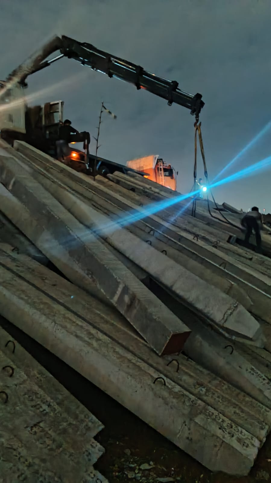 harga mini pile 25x25 